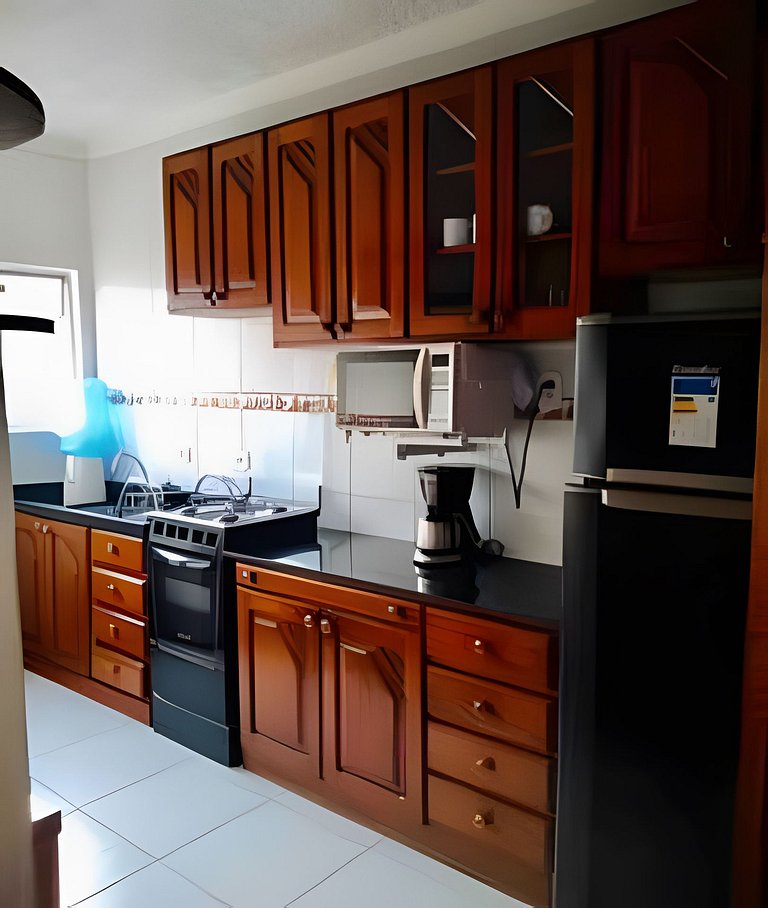 Apto 02 QTS com garagem grátis.