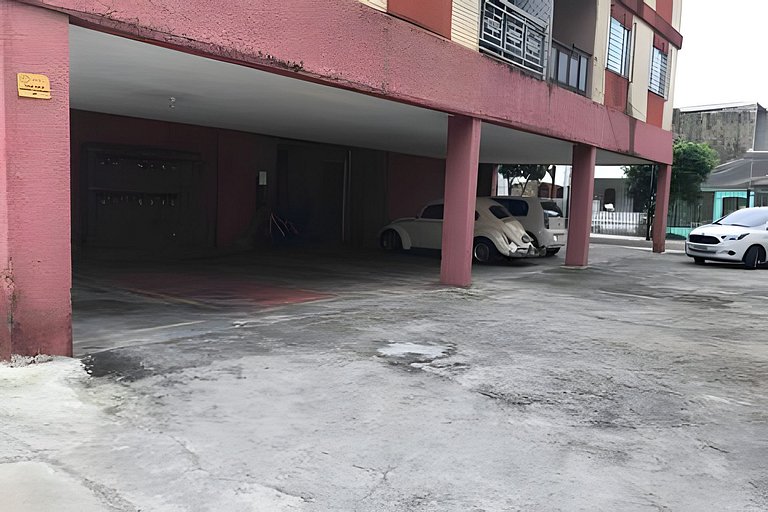 Apto 02 QTS com garagem grátis.