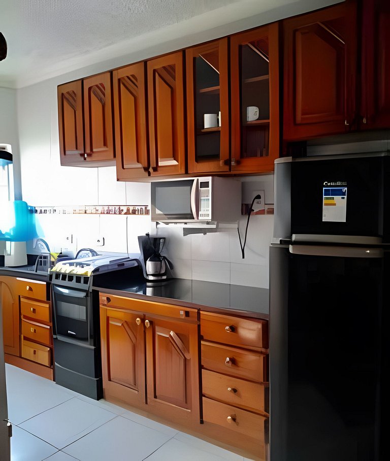 Apto 02 QTS com garagem grátis.