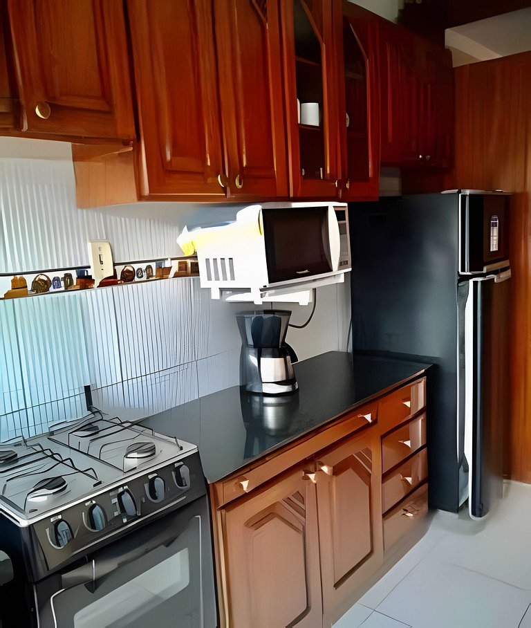 Apto 02 QTS com garagem grátis.